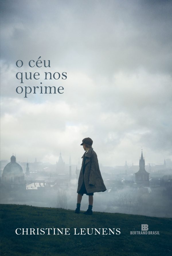 Capa do livro O céu que nos oprime, que inspirou o filme JoJo Rabbit, que concorre ao Oscar 2020 de Melhor Roteiro Adaptado.